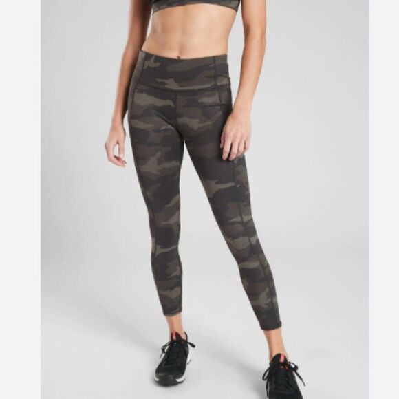 ATHLETA Camo Contender 7/8 Tight in Powerlift Black Olive Size XS - Picture 1 of 10